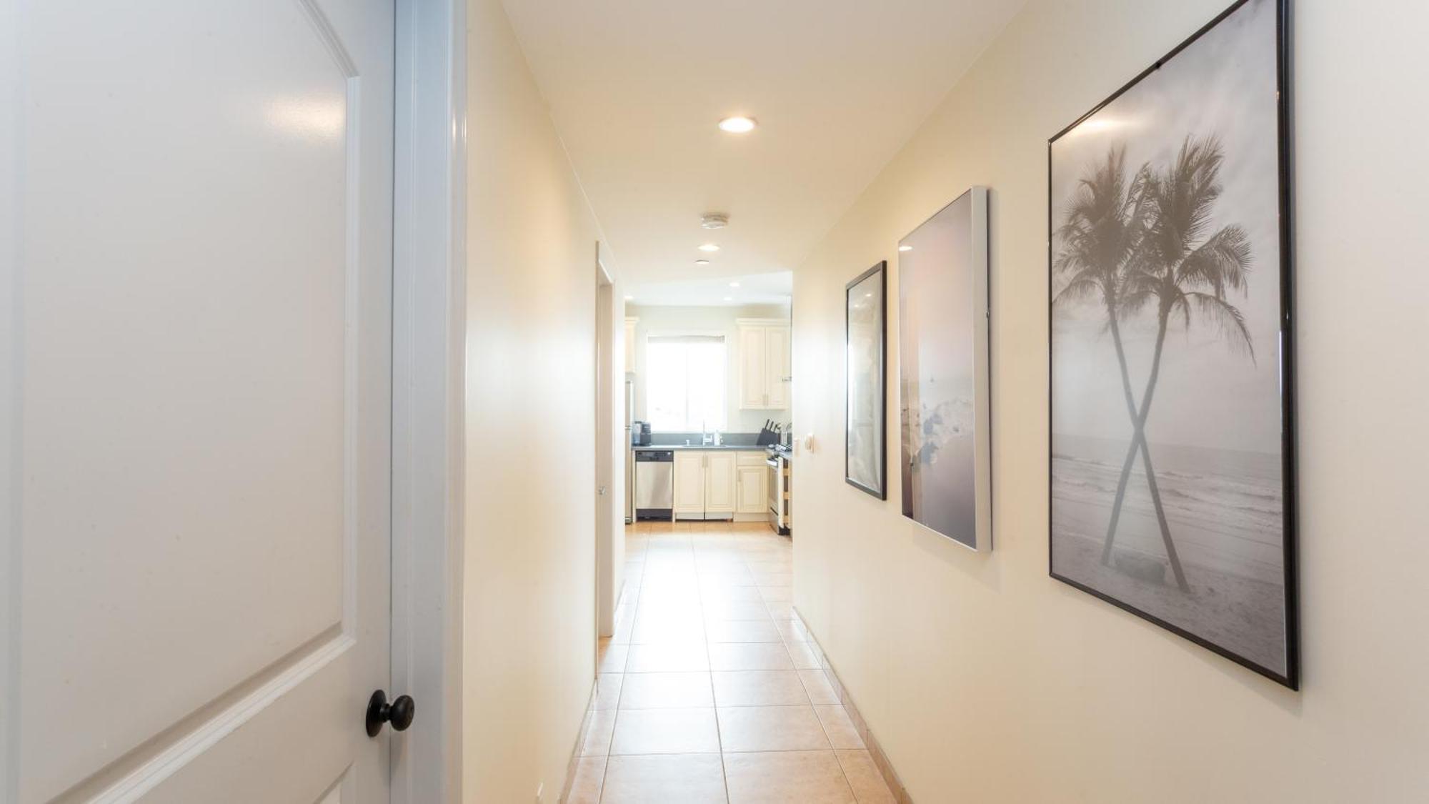 Three-Bedroom Hollywood Condo Los Angeles Exterior photo